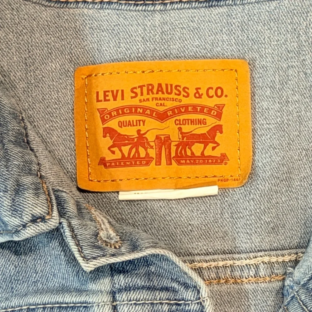 Levi’s Denim Jacket Youth Size L (10/12) Classic Jean Jacket